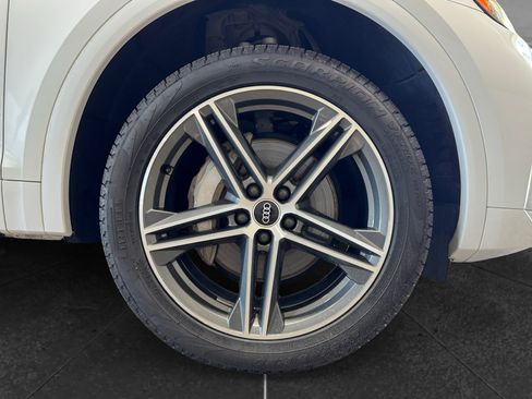 Used 2021 Audi Q5 e Premium Plus w/ Premium Plus Package AWD/4WD image 33