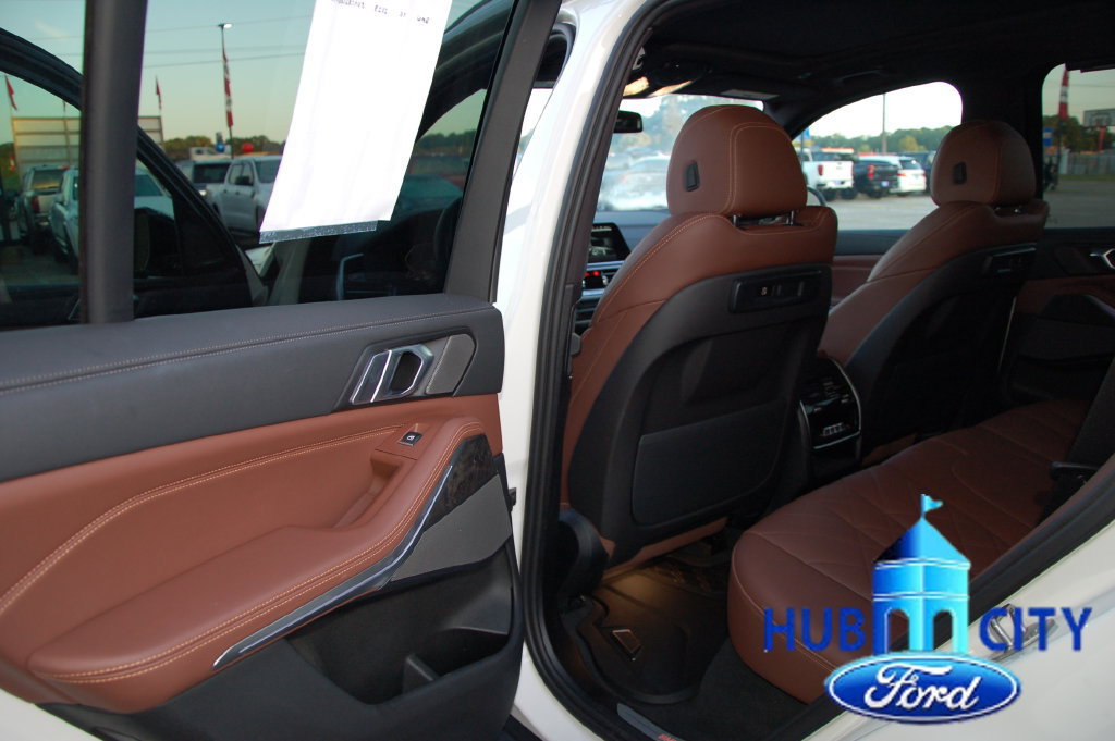 Used 2023 BMW X5 xDrive40i w/ Premium Package AWD/4WD image 13