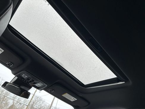 Used 2022 GMC Sierra 1500 AT4 w/ AT4 Preferred Package image 16