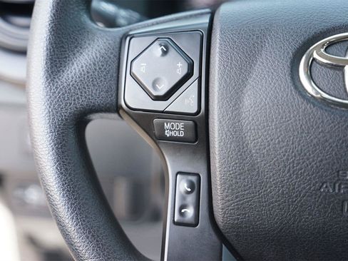 Used 2022 Toyota Tacoma SR AWD/4WD image 22