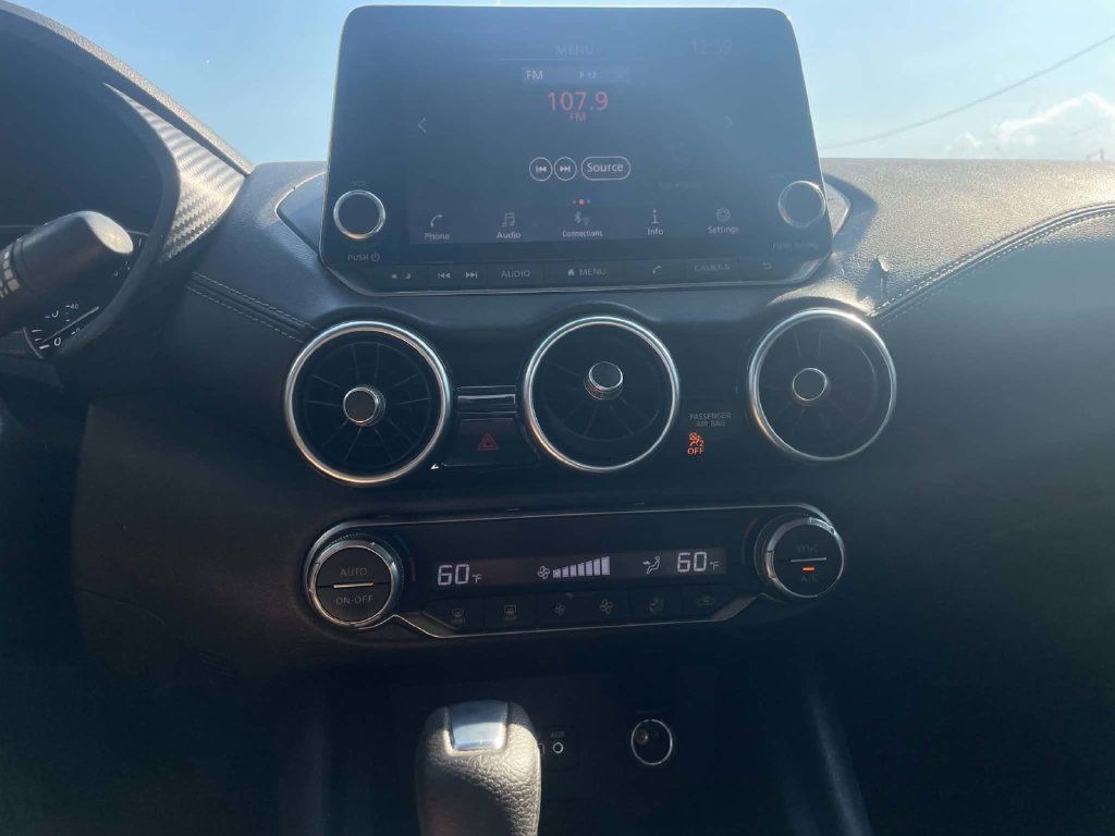 Used 2024 Nissan Sentra SV FWD image 11