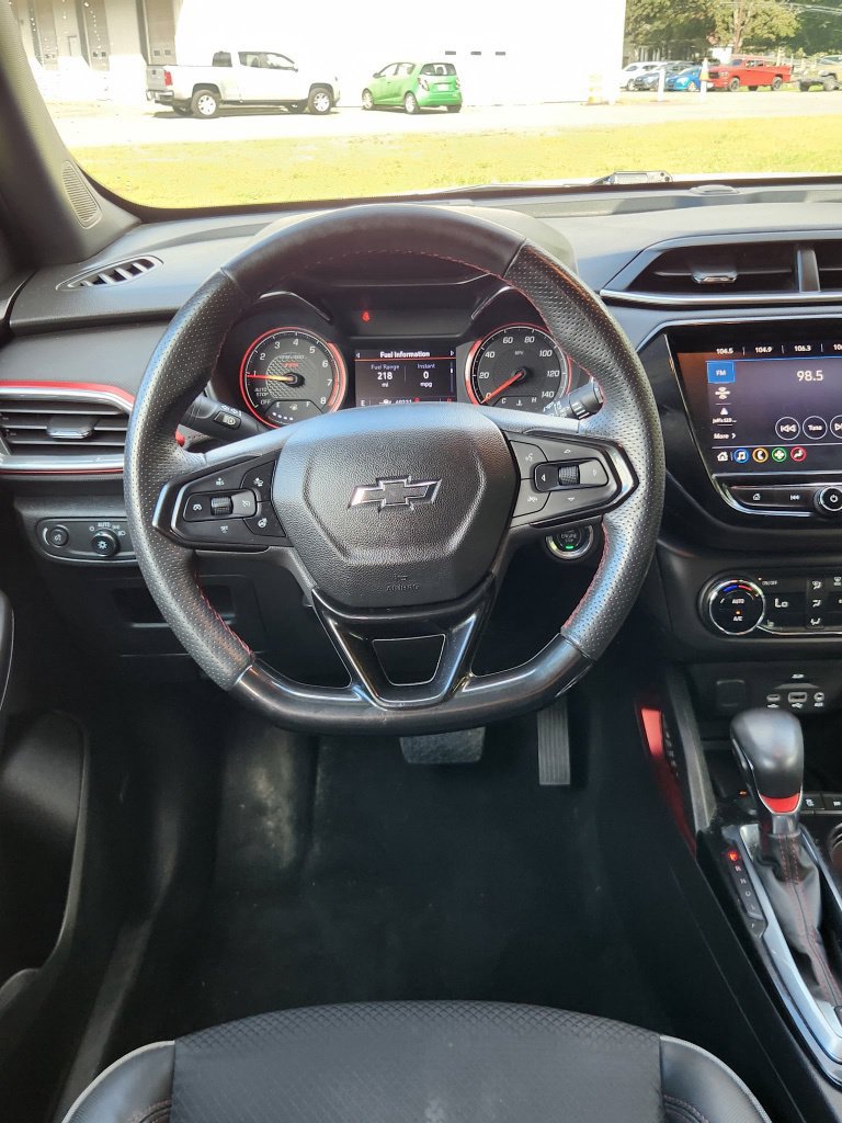 Used 2022 Chevrolet TrailBlazer RS w/ Technology Package FWD image 12