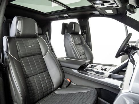 Used 2026 Cadillac Escalade V w/ LPO, ONYX Package image 25