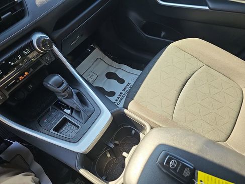 Used 2024 Toyota RAV4 XLE image 27
