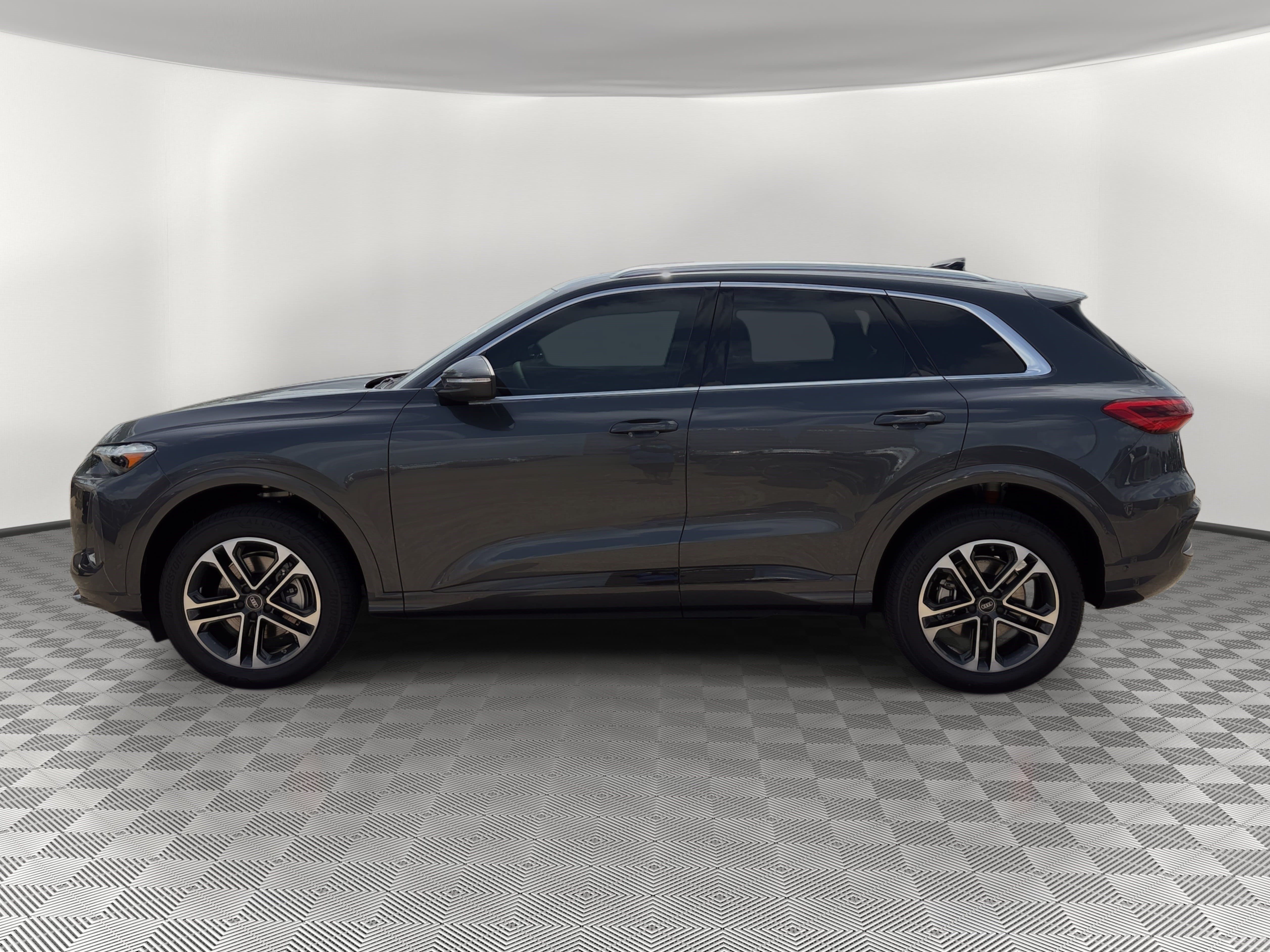 New 2026 Audi Q5 Premium AWD/4WD image 2