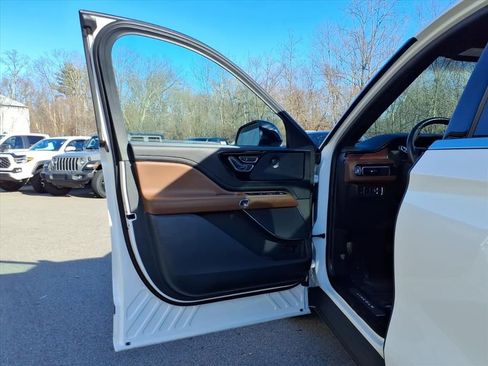 Used 2023 Lincoln Aviator Grand Touring w/ Elements Package Plus image 22