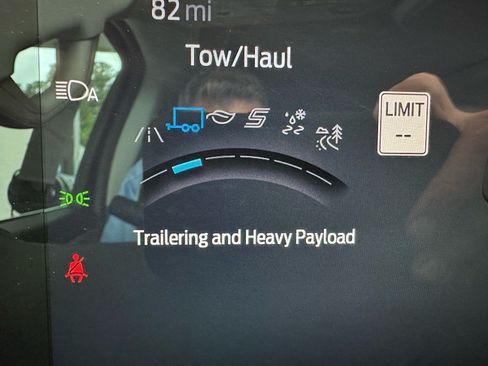Certified 2025 Ford Expedition Max Platinum w/ Driver's Package AWD/4WD image 46