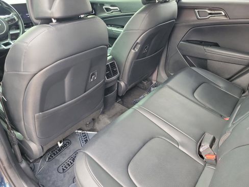 Used 2024 Kia Sportage EX image 19