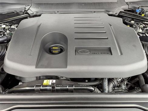 New 2025 Land Rover Discovery Dynamic SE image 20