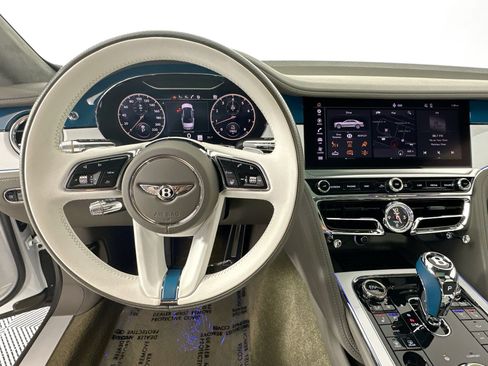 Used 2023 Bentley Flying Spur V8 AWD/4WD image 13