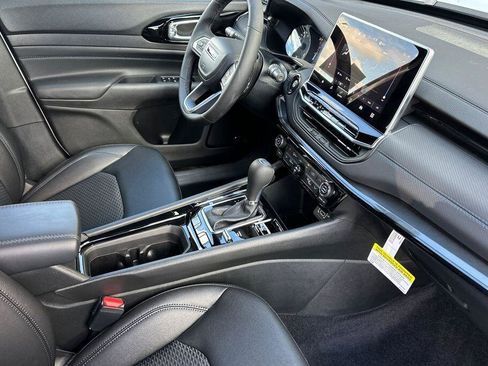 New 2026 Jeep Compass Latitude w/ Sun and Sound Group image 16