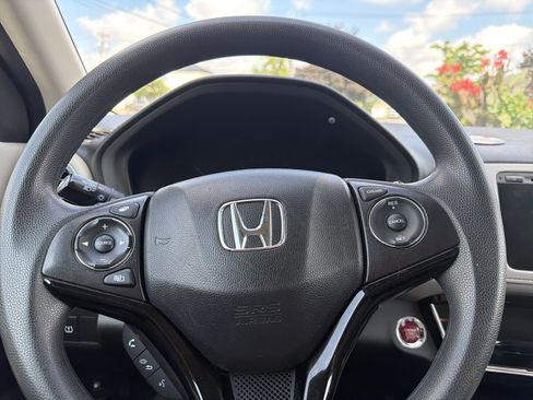 Used 2017 Honda HR-V EX image 12