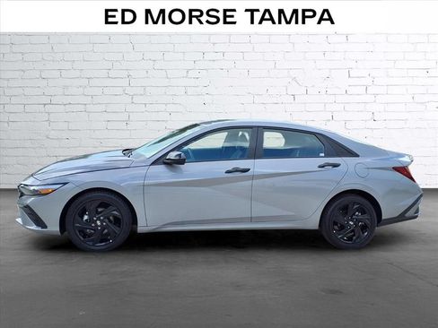 Used 2026 Hyundai Elantra Sport FWD image 2