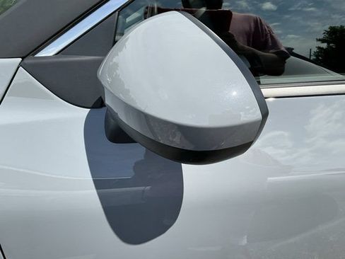 Used 2026 Nissan Rogue SV FWD image 29