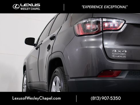 Used 2023 Jeep Compass Latitude w/ Convenience Group AWD/4WD image 6