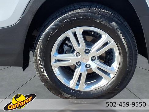 Used 2019 GMC Terrain SLE w/ Driver Convenience Package image 4