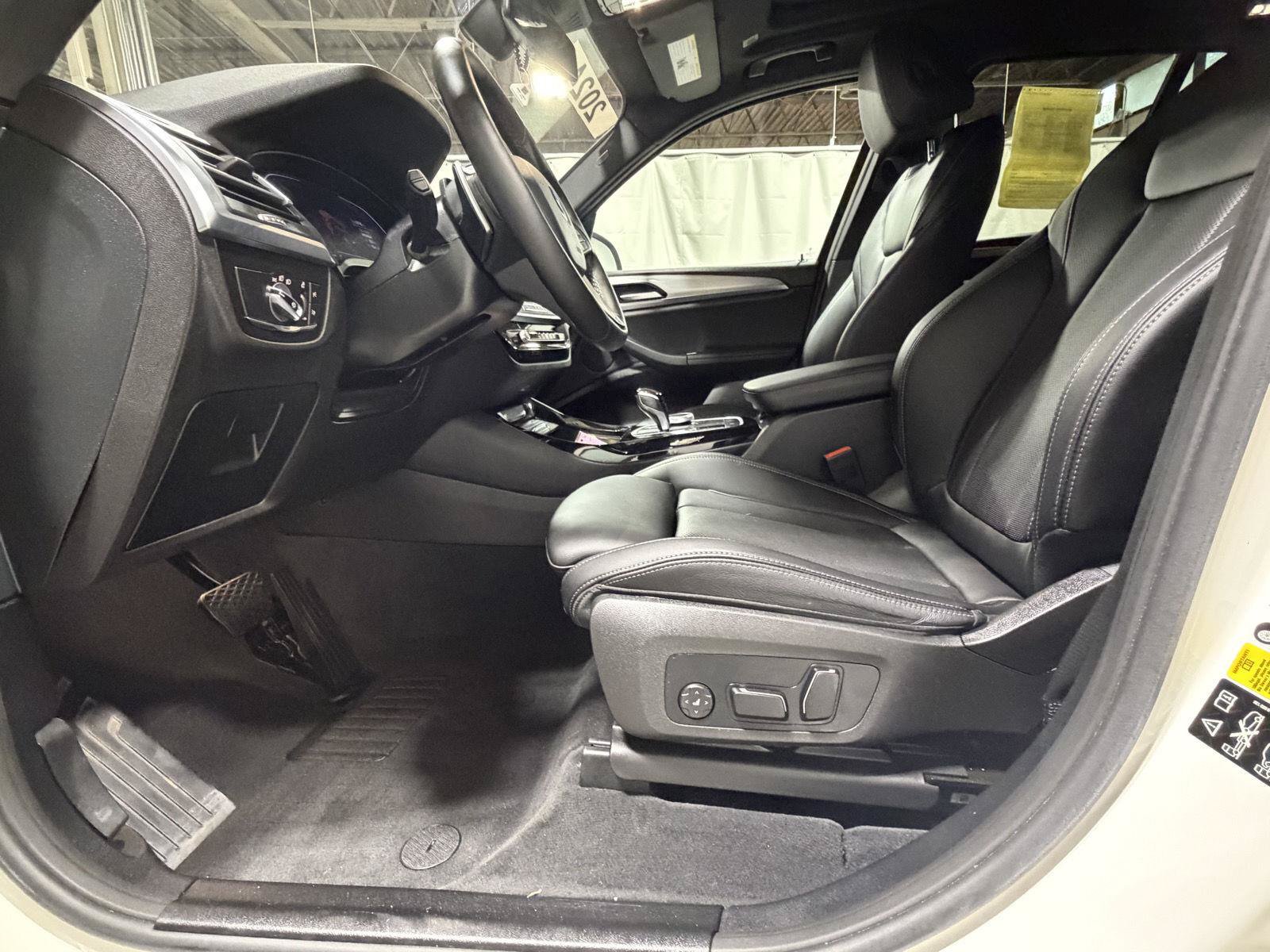 Used 2024 BMW X3 xDrive30i w/ Convenience Package AWD/4WD image 4