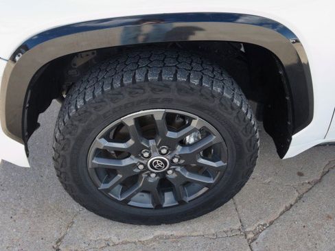 Used 2023 Toyota Tundra Platinum AWD/4WD image 11