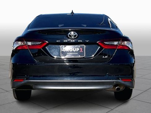 Used 2022 Toyota Camry LE image 4