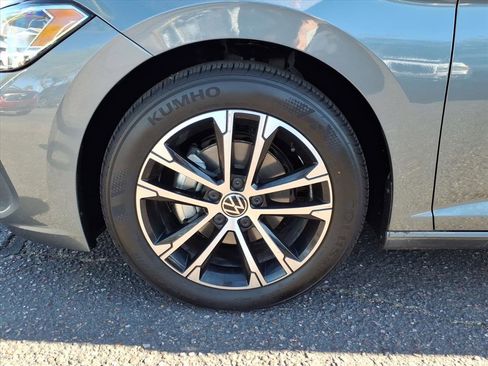 Used 2024 Volkswagen Jetta Sport image 9