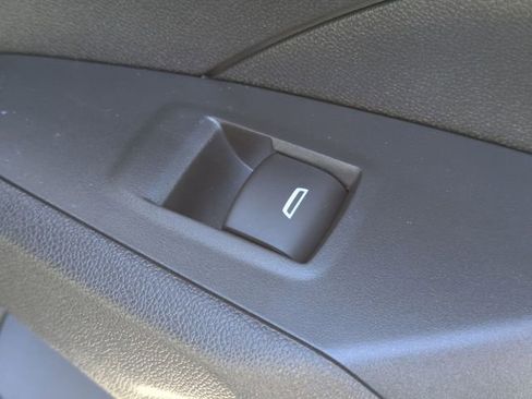 New 2026 Chevrolet Trax RS w/ Sunroof Package FWD image 31