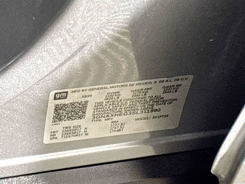 Used 2025 Chevrolet Equinox LT FWD image 25