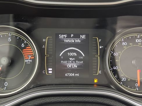 Used 2020 Jeep Cherokee Latitude FWD image 23