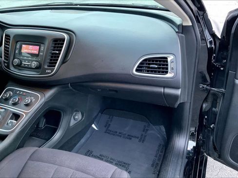 Used 2015 Chrysler 200 LX image 17