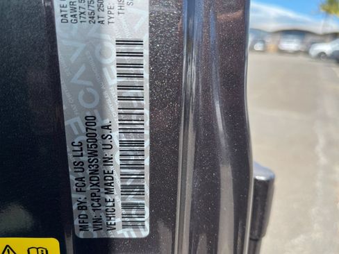 Used 2025 Jeep Wrangler Unlimited Sport AWD/4WD image 24