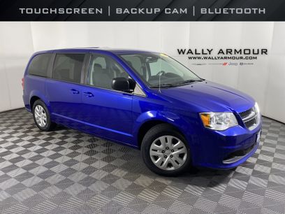 Used 2018 Dodge Grand Caravan SE w/ UConnect Hands-Free Group