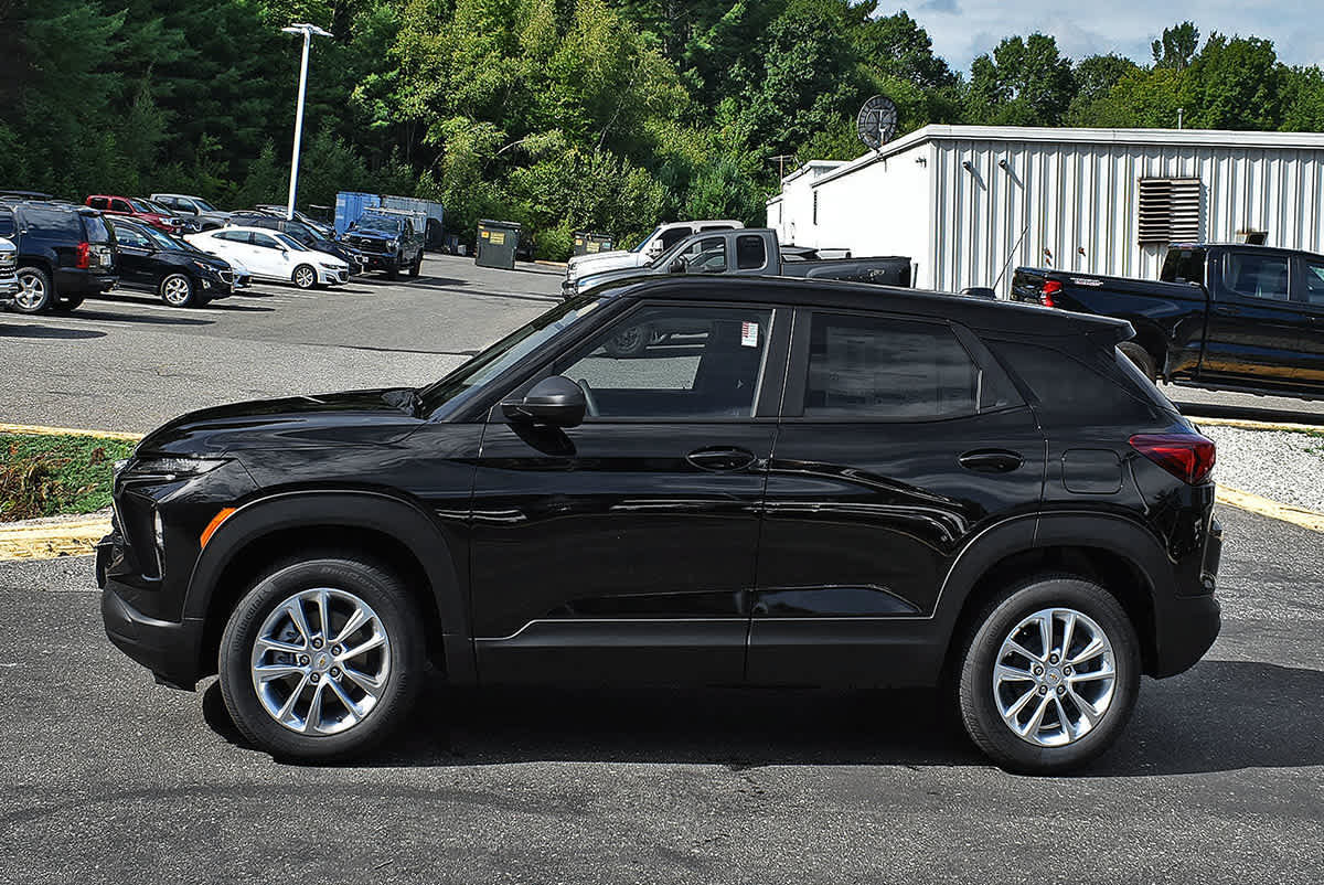 New 2026 Chevrolet TrailBlazer LS w/ LS Convenience Package AWD/4WD image 4
