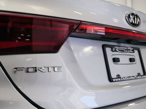 Used 2019 Kia Forte LXS FWD image 9