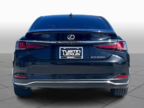 Used 2024 Lexus ES 300h w/ Premium Package image 5