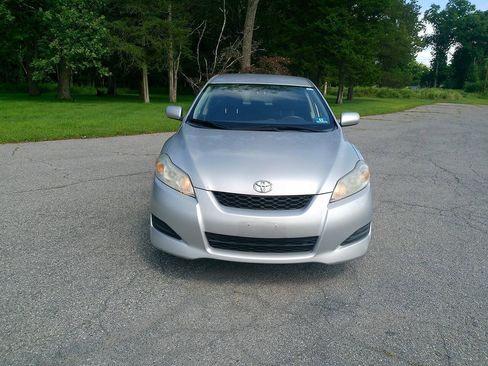Used 2010 Toyota Matrix FWD image 16