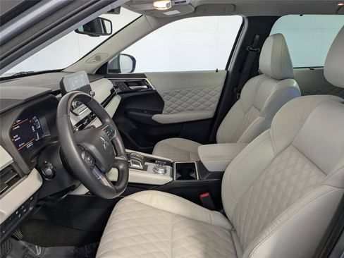 Used 2023 Mitsubishi Outlander SEL image 9