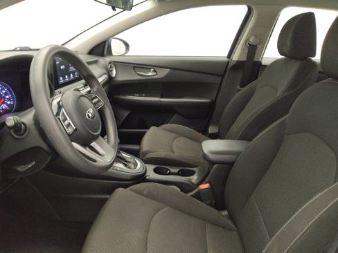 Used 2019 Kia Forte LXS FWD image 17