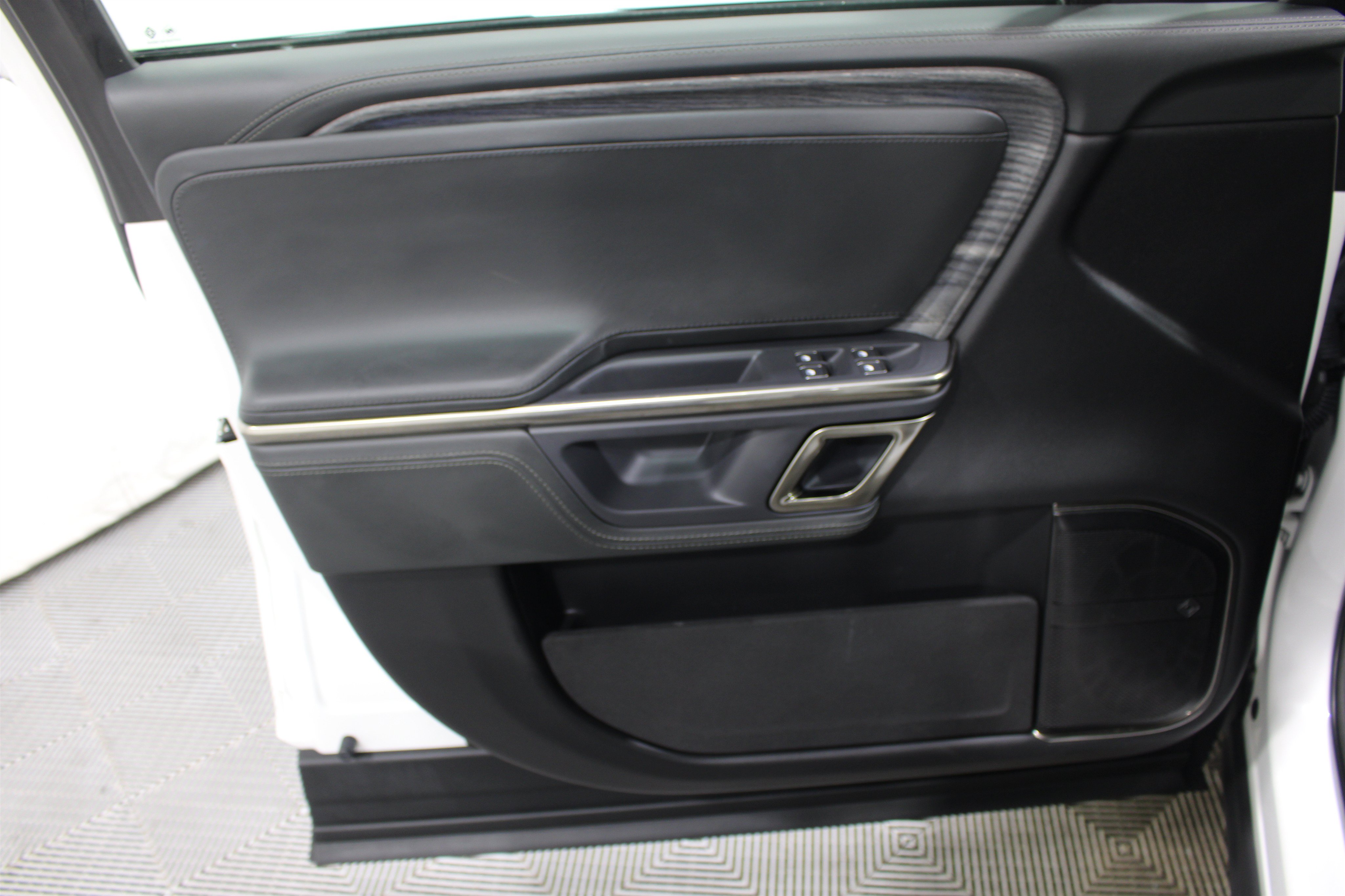 Used 2024 Rivian R1S Adventure Quad AWD/4WD image 6