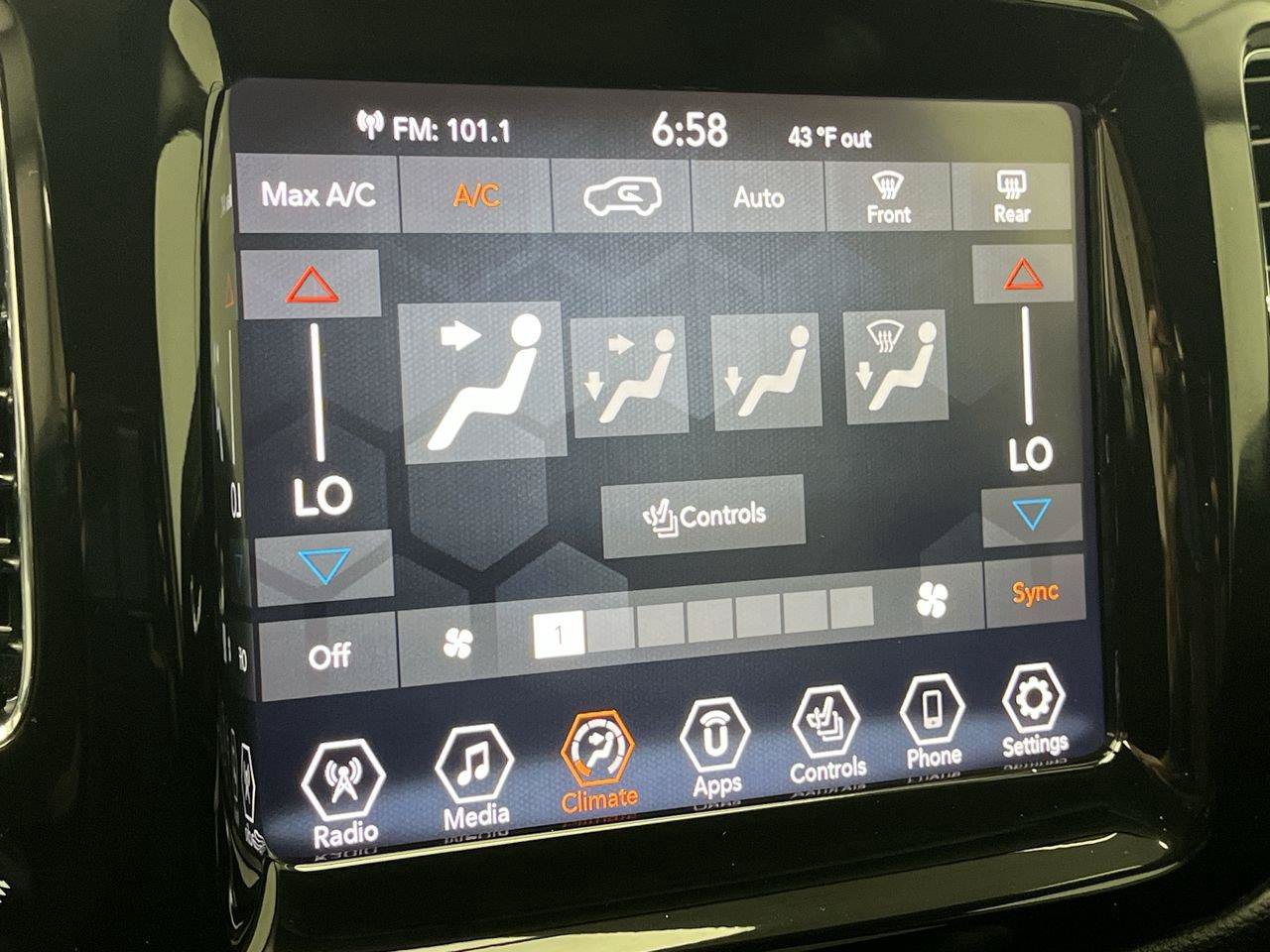 Used 2021 Jeep Compass Limited AWD/4WD image 18