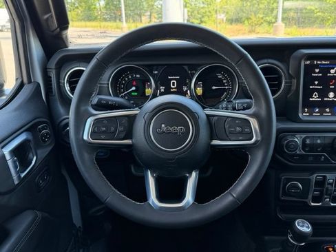 Used 2023 Jeep Wrangler Unlimited Sahara w/ Cold Weather Group AWD/4WD image 13