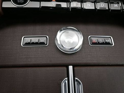 Certified 2025 Lincoln Navigator Reserve AWD/4WD image 16