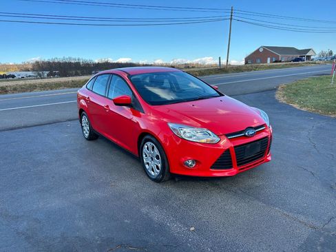 Used 2012 Ford Focus SE image 4
