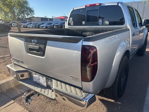 Used 2018 Nissan Frontier SV image 6
