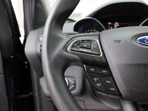 Used 2017 Ford Escape SE image 13