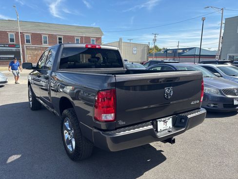 Used 2019 RAM 1500 Express w/ Express Value Package image 3