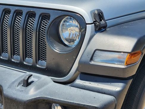 Used 2022 Jeep Wrangler Unlimited Sport AWD/4WD image 9