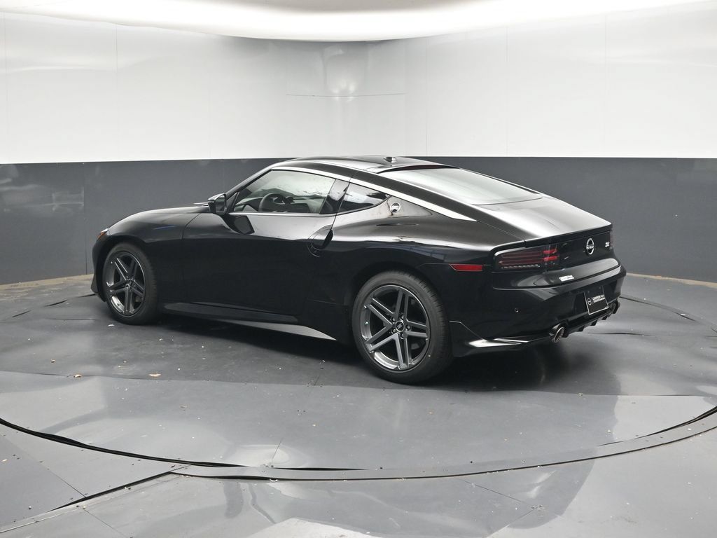 Used 2027 Nissan Z Sport RWD image 3
