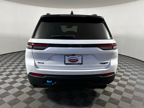 Used 2024 Jeep Grand Cherokee Trailhawk image 6