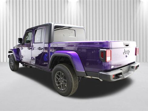 New 2026 Jeep Gladiator Sport image 5
