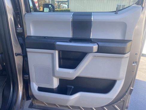 Used 2018 Ford F150 XLT image 23