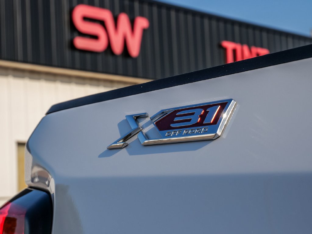 Used 2025 GMC Sierra 1500 Elevation w/ Elevation Premium Package AWD/4WD image 12
